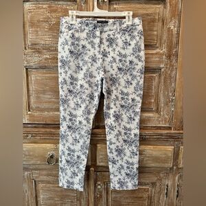 Mario Serrani Navy and White Floral Skinny Pant Sz 8